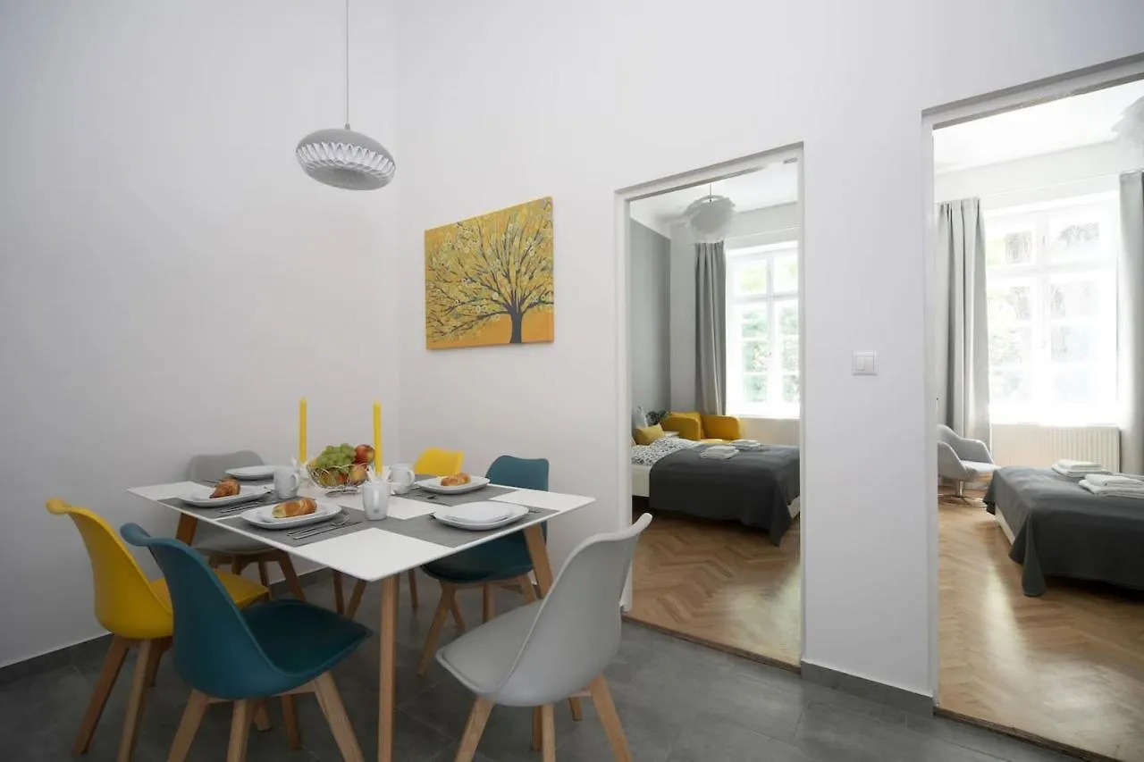Budapest Central Apartman 3 Bdr, 2 Bath+3A/C+Free Parking+Quite Apartment 0*,  Hungary